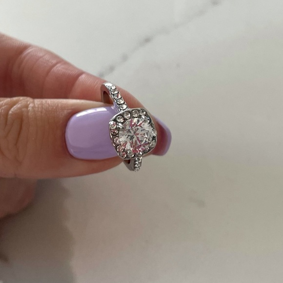 Cushion Cut Cubic Zirconium Engagement Ring - Picture 4 of 5